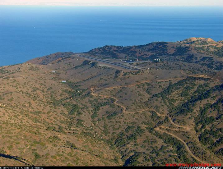 美国加州一处高山机场。该机场离海面近500米，看样子飞机可以象滑翔机一样起飞了。